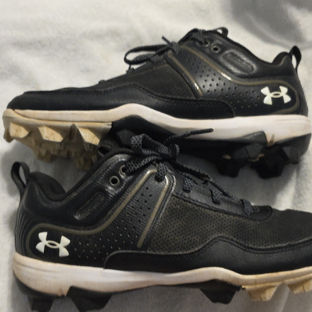 Under Armour Black and White Women's Shoes